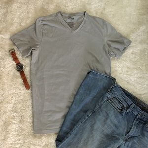 Express Men’s Stretch V-Neck T-Shirt